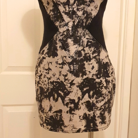 Bettina Liano Stonewash Dress Size 12 Contrast Cotton and Elastine - Picture 3 of 9